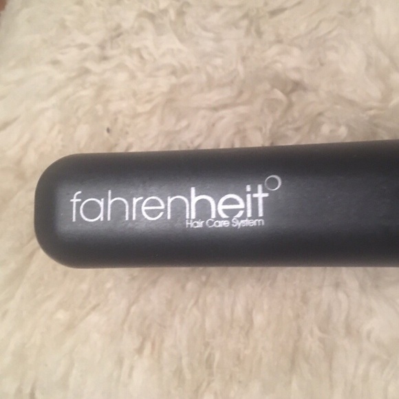 Fahrenheit Salon Style Flat Iron - Picture 3 of 3